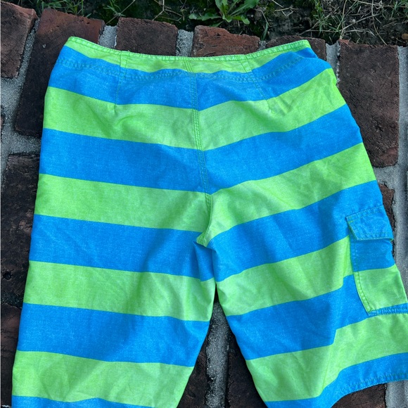 Quick silver blue & green board shorts size 36 - Picture 3 of 4